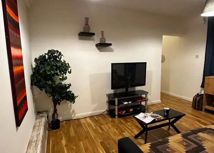 Charming 1-Bedroom Apartment Southfields, London