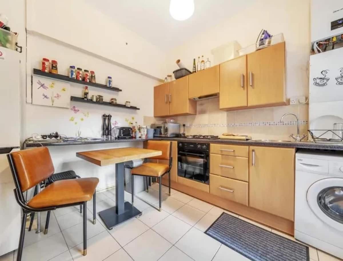 Charming 1-bedroom Southfields, Апартаменты