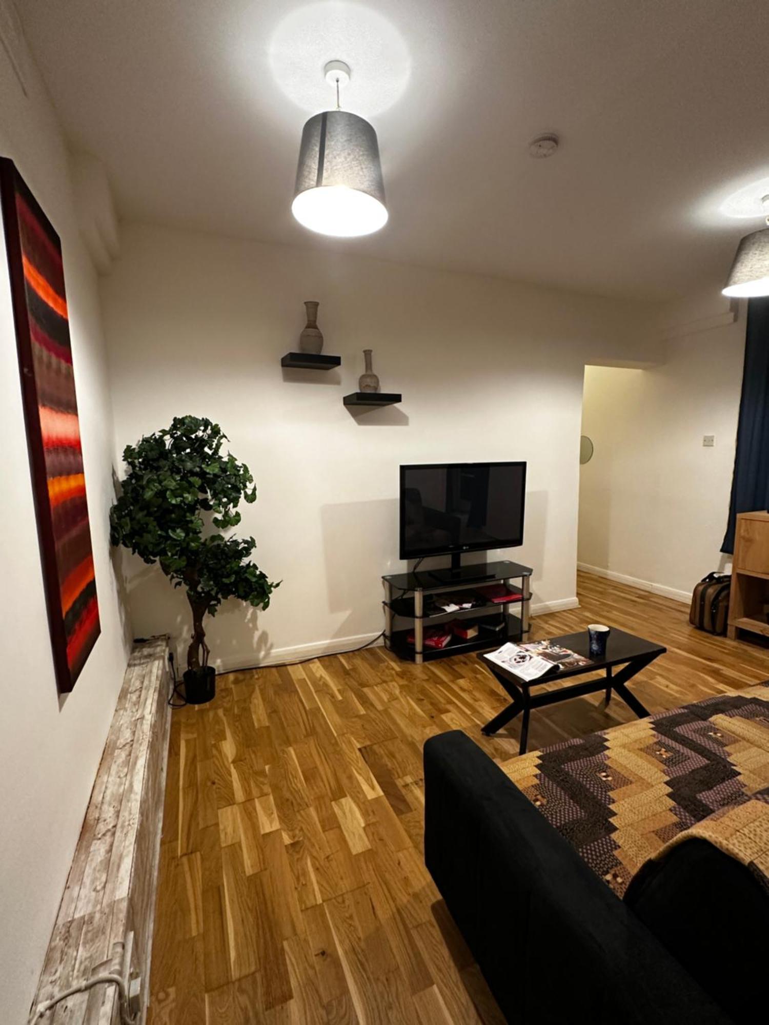 Charming 1-bedroom Southfields, Лондон